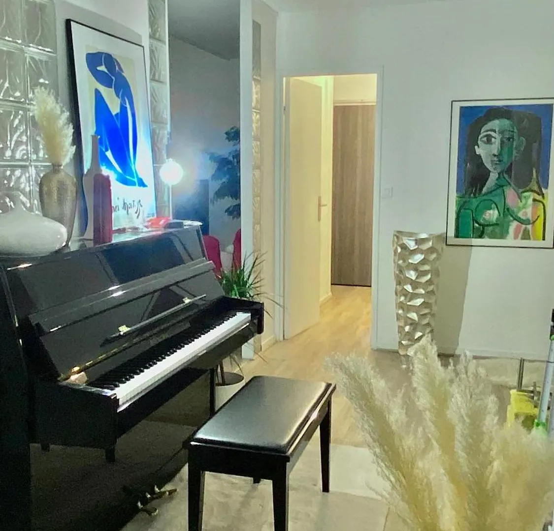 Superbe Chambre Avec Vue Et Salle D Eau Privative Dans Duplex De 140M2 - Proche Chu Clermont Beaumont  0*, Beaumont (Puy-de-Dome) France